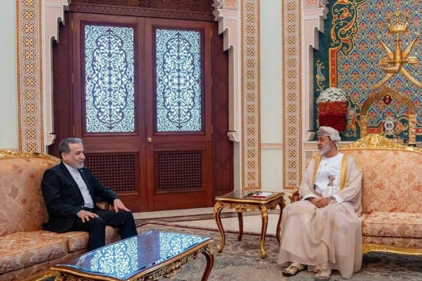 Coba Kuasai Selat Hormuz, AS Ancam ‘Ledakkan’ Oman
