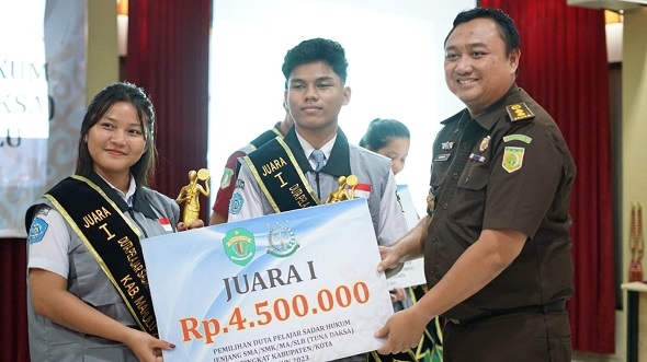 SMA Negeri 1 Long Bagun memenangkan juara 1 pada Pemilihan Duta Pelajar Sadar Hukum Kab. Mahakam Ulu.
