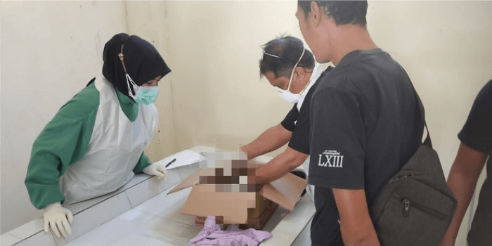 Penemuan jasad bayi oleh warga di aliran Sungai Kandilo Paser.