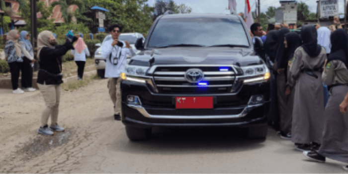 Kunker Gubernur Kaltim Ke Wilayah Barat, Silahturahmi Dengan Masyarakat Penyerahan RLH dan Peresmian Jembatan