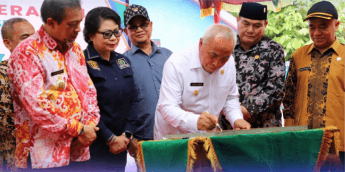 Serahkan Rumah Layak Huni di Kubar, Isran Tegaskan CSR Merupakan Bentuk Kesadaran Perusahaan