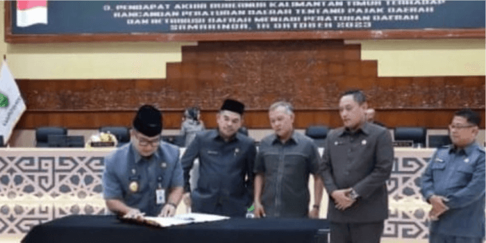 Pemprov Kaltim dan DPRD Sahkan Ranperda Pajak Daerah dan Retribusi Jadi Perda